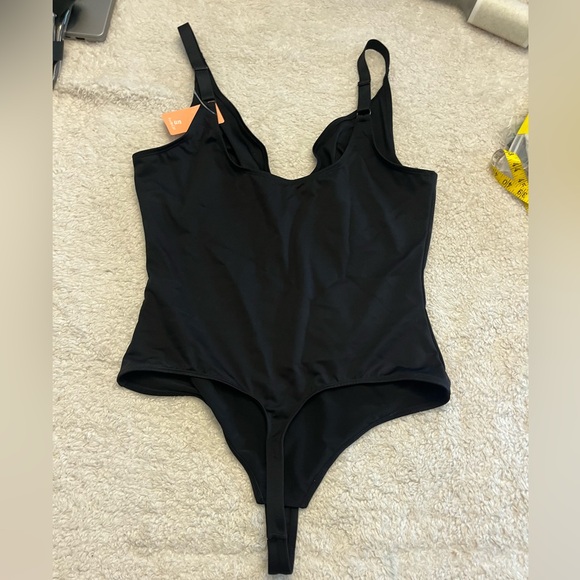 NWT Feelingirl Vneck Bodysuit Shapewear - Picture 8 of 10